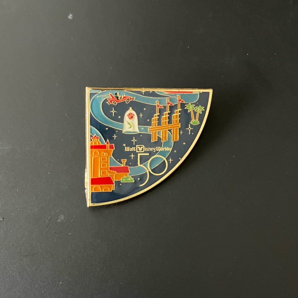 Loungefly Walt Disney World 50th Anniversary Micky Resort Puzzle Pin